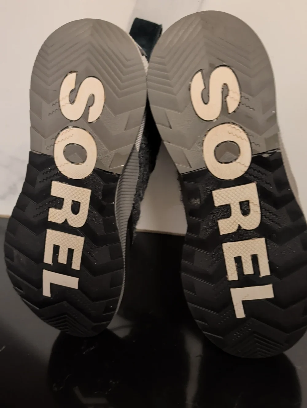 Sorel Out N About III Duck Boots Size 8.5 Used Great MSRP $130
